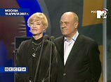 Выйдя на сцену вместе со своей супругой, актрисой Верой Алентовой, создатель оскароносной картины "Москва слезам не верит" выразил надежду, что победит достойнейший Выйдя на сцену вместе со своей супругой, актрисой Верой Алентовой, создатель оскароносной картины "Москва слезам не верит" выразил надежду, что победит достойнейший