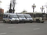  центре Москвы задержаны несколько участников экскурсии правозащитников по местам разгона "Марша несогласных", который произошел 14 апреля