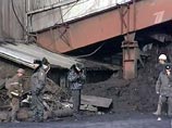 В момент взрыва под землей находились 203 человека. Поисковые работы на шахте закончились лишь на прошлой неделе: после откачки воды из затопленной выработки шахты там были найдены тела двух пропавших без вести шахтеров. Откачка продолжалась более трех не В момент взрыва под землей находились 203 человека. Поисковые работы на шахте закончились лишь на прошлой неделе: после откачки воды из затопленной выработки шахты там были найдены тела двух пропавших без вести шахтеров. Откачка продолжалась более трех не