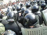 Около 100 пострадавших во время "Марша несогласных" пожаловались на ОМОН правозащитникам и депутатам