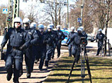 Опасаясь акций протеста в связи с началом раскопок и демонтажа монумента, с этой недели в эстонской полиции отменены все отпуска, в Таллин привлечены дополнительный контингент стражей порядка из других городов