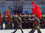 Госдума послушалась президента и вернула на Знамя Победы серп и молот