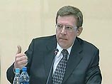 Министр финансов Алексей Кудрин уже признал, что ему не удалось отстоять принципы жесткой бюджетной политики - накануне рассмотрения бюджета в правительстве он заявил, что "бюджет, который я вношу, является в том числе и политическим компромиссом" Министр финансов Алексей Кудрин уже признал, что ему не удалось отстоять принципы жесткой бюджетной политики - накануне рассмотрения бюджета в правительстве он заявил, что "бюджет, который я вношу, является в том числе и политическим компромиссом"
