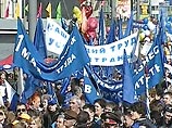 Из-за массовых гуляний на 1 мая ГИБДД перекроет почти весь центр Москвы Из-за массовых гуляний на 1 мая ГИБДД перекроет почти весь центр Москвы