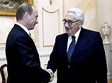 Киссинджер заявил в Кремле, что Россия права, требуя к себе отношения как к равному партнеру