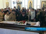 Петербуржцы идут в храм святого Иоанна Богослова, чтобы проститься с Кириллом Лавровым