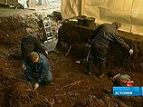 Депутатам Госдумы не дали посмотреть на место раскопок "под бронзовым солдатом" в Таллине 