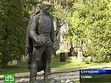 Европейский Союз впервые вмешался в российско-эстонский конфликт, возникший в связи с переносом памятника советскому Воину-освободителю в Таллине Европейский Союз впервые вмешался в российско-эстонский конфликт, возникший в связи с переносом памятника советскому Воину-освободителю в Таллине