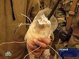 Оно состояло из 152-мм артиллерийского снаряда, пластиковой бутылки со взрывчаткой и электродетонатором Оно состояло из 152-мм артиллерийского снаряда, пластиковой бутылки со взрывчаткой и электродетонатором