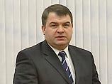 Смотр войск прошел под руководством нового министра обороны Анатолия Сердюкова, который будет принимать парад 9 мая.   