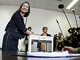 Саркози и Руаяль проголосовали на выборах президента Франции