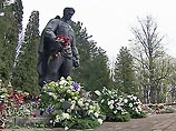Памятник Воину-освободителю в Таллине официально открыли на новом месте Памятник Воину-освободителю в Таллине официально открыли на новом месте
