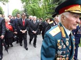 Президент Украины "освистан" ветеранами за то, что назвал героем националиста Шухевича