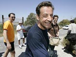 Саркози возвращается во Францию к управлению страной и манифестациям