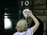 Объявление об уходе Блэра с поста лидера лейбористов автоматически запускает процесс по выборам нового лидера, которому ориентировочно в конце июня также будут переданы полномочия премьер-министра Соединенного Королевства