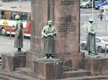 Большинство поляков выступают против демонтажа памятников советским солдатам