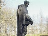 Руководитель эстонской фирмы Lustrum, осуществлявшей демонтаж фигуры "Бронзового солдата" сообщил журналистам, что Минобороны Эстонии предложило фирме за работы по сносу памятника около 4 млн эстонских крон (256 тыс. евро) Руководитель эстонской фирмы Lustrum, осуществлявшей демонтаж фигуры "Бронзового солдата" сообщил журналистам, что Минобороны Эстонии предложило фирме за работы по сносу памятника около 4 млн эстонских крон (256 тыс. евро)