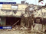 ОМОН и люди с бензопилами снесли детскую площадку в Москве ОМОН и люди с бензопилами снесли детскую площадку в Москве