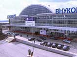 В 9:53 самолет благополучно сел в аэропорту "Внуково". На борту были 58 пассажиров В 9:53 самолет благополучно сел в аэропорту "Внуково". На борту были 58 пассажиров