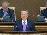 Основные изменения и дополнения в Конституцию представил в парламенте Назарбаев в минувшую среду и попросил депутатов рассмотреть и принять соответствующий пакет поправок в течение этой календарной недели
