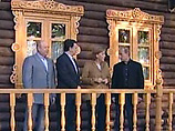 Президент России проинформировал гостей об итогах своих визитов в Казахстан и Туркмению, назвав подписанные там документы "хорошей новостью для Европы и Германии