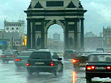 Ливень в Москве привел к росту числа мелких ДТП и "пробкам" Ливень в Москве привел к росту числа мелких ДТП и "пробкам"