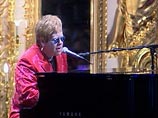 Элтон Джон отменил концерт в Москве, потому что не готов