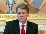 Депутаты напомнили, что накануне Ющенко в телеобращении к народу назвал неконституционным решение КС о несоответствии Конституции нормы, касающейся порядка назначения на административные должности в судах общей юрисдикции