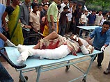 Взрыв прогремел на рынке в центре города Гаухати, столицы индийского штата Ассам. По словам представителя местной администрации, взрывное устройство было прикреплено к трехколесной авто-рикше, припаркованной возле рынка