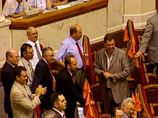Спикер парламента Украины не отпускает оппозицию из Рады без решения ЦИК или КС Спикер парламента Украины не отпускает оппозицию из Рады без решения ЦИК или КС