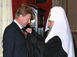 Патриарх Алексий II наградил полномочного представителя президента в Госдуме орденом св. Даниила Московского