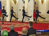 Путин в Кремле вручил награды лауреатам Государственных премий за 2006 год