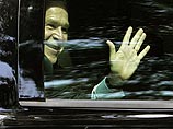 Во время общения с албанцами президент Буш лишился часов Во время общения с албанцами президент Буш лишился часов