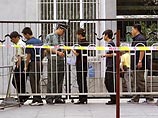 Лицам старше 18 лет позволят менять фамилию лишь однажды. Также предполагается, что допустимое китайское имя может состоять не более чем из 6 иероглифов. Лицам старше 18 лет позволят менять фамилию лишь однажды. Также предполагается, что допустимое китайское имя может состоять не более чем из 6 иероглифов.