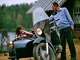 Datsun 1972 года выпуска, "прокачанный" для дрэг-рейсинга электромотором, развивает "сотню" за рекордные 1,8 секунды (ВИДЕО) Datsun 1972 года выпуска, "прокачанный" для дрэг-рейсинга электромотором, развивает "сотню" за рекордные 1,8 секунды (ВИДЕО)