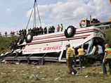В Германии экскурсионный автобус упал в овраг: 13 погибших, около 30 раненых