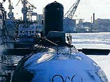Касаясь вопроса о возможном приобретении российских подводных лодок, Чавес сказал, что "решение пока не принято, однако перед нами стоит задача защиты обширных морских рубежей". Касаясь вопроса о возможном приобретении российских подводных лодок, Чавес сказал, что "решение пока не принято, однако перед нами стоит задача защиты обширных морских рубежей".