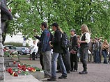Дмитрий Линтер является одним из руководителей движения "Ночной дозор" в защиту памятника советскому Воину-освободителю Таллина от гитлеровской оккупации, перенесенного властями в апреле 2007 года 