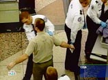 США будут брать отпечатки всех десяти пальцев у иностранцев, въезжающих в страну
США будут брать отпечатки всех десяти пальцев у иностранцев, въезжающих в страну