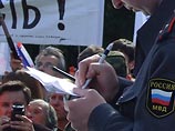 Семья 14 лет не может получить жилье, положенное по закону, после того как старый дом смыло в реку Семья 14 лет не может получить жилье, положенное по закону, после того как старый дом смыло в реку