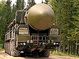 Россия приступает к серийному производству новых стратегических ракетных комплексов "Тополь-М"