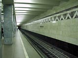 На станции  "Тушинская"  московского метро мужчина спрыгнул на рельсы и погиб
