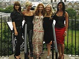 Британская группа Spice Girls решила возродиться и совершить мировое турне, в ходе которого даст 11 живых концертов в декабре-январе. Все пять солисток собрались вместе в лондонской арене O2, чтобы сделать это вовсе не неожиданное заявление. Дело в том, ч