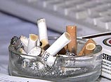 Россия заняла третье место в мире по количеству выкуриваемых сигарет, сообщили РИА "Новости" в организации "Акция против курения" (Tobacco-FreeKids)