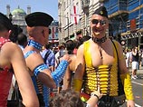 Гей-парад в Лондоне не стали отменять из-за террористической угрозы