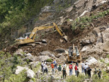 В Мексике грязевой сель накрыл автобус, заживо погребены до 60 человек
