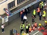 По сообщениям полиции, один человек получил ранения в момент аварии поезда в 9:04 по местному времени (12:04 по Москве) По сообщениям полиции, один человек получил ранения в момент аварии поезда в 9:04 по местному времени (12:04 по Москве)