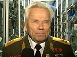 Калашников призвал бороться с нелегалaми: только каждый десятый автомат в мире выпущен законно Калашников призвал бороться с нелегалaми: только каждый десятый автомат в мире выпущен законно