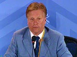 Как сообщил президент Олимпийского комитета России (ОКР) Леонид Тягачев, после того как в лайнер попала молния, на борту погас свет. Но экипажу удалось посадить самолет в Монреале