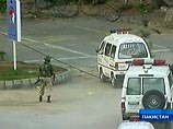 Пакистанская армия штурмует "Красную мечеть": более 60 убитых, десятки раненых Пакистанская армия штурмует "Красную мечеть": более 60 убитых, десятки раненых